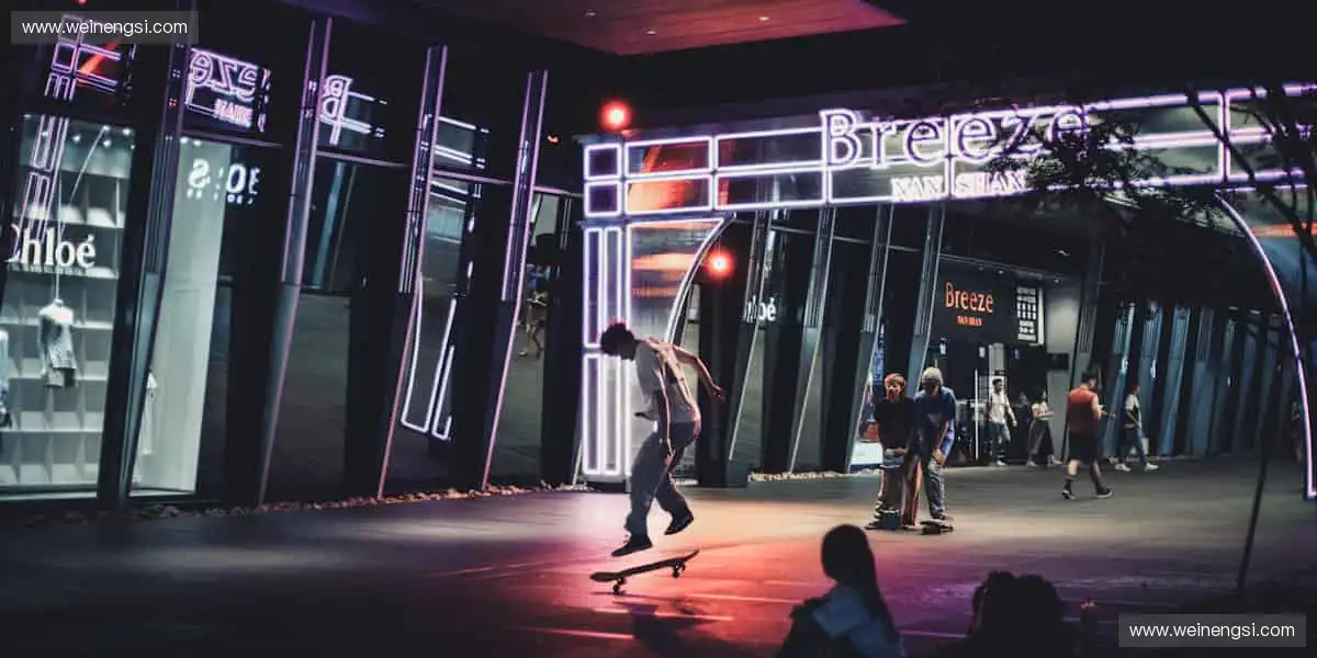 从赛场到生活，热爱不止！🎯 个性周边，让运动精神融入日常！